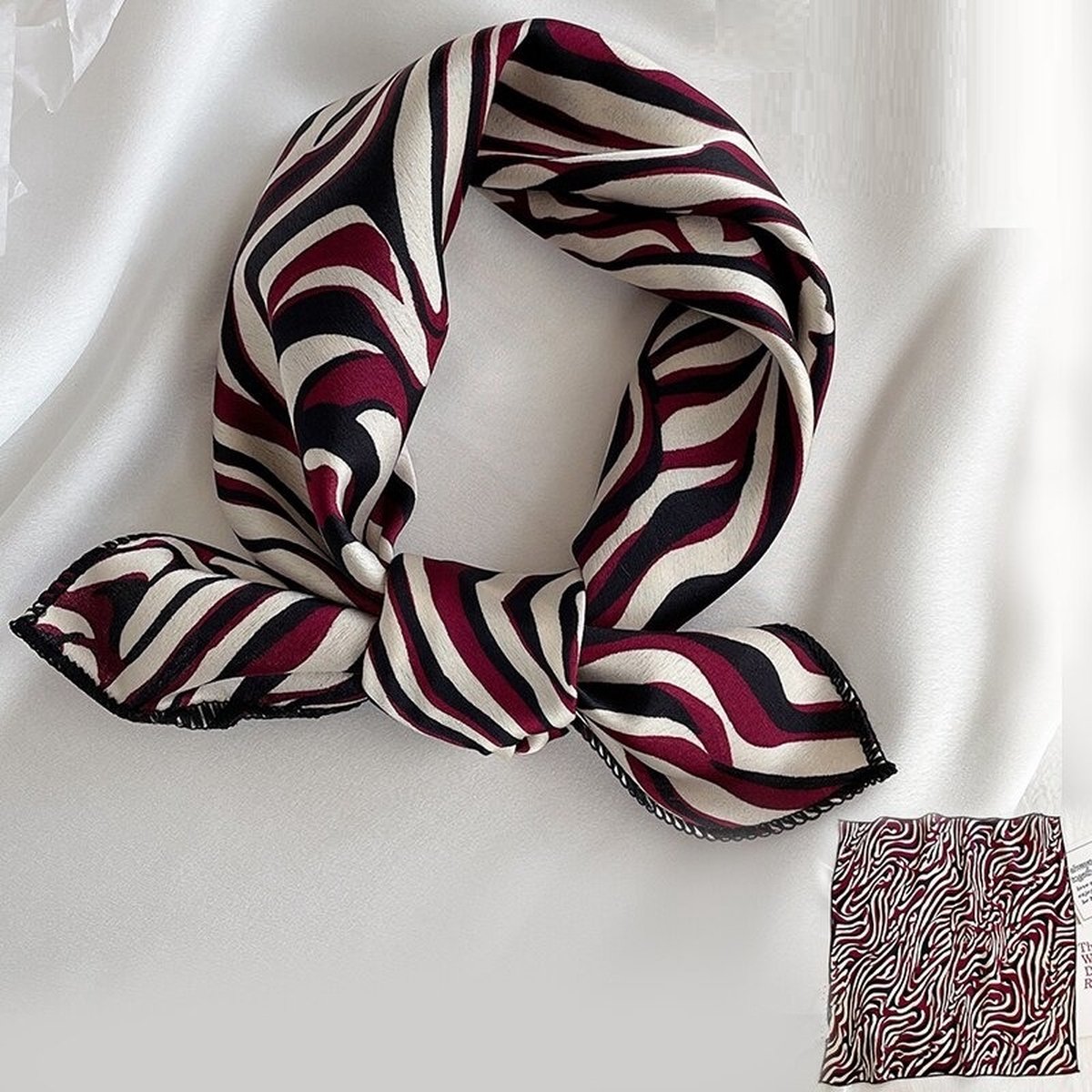 Kleine Dames Sjaal - Rood Zwart Zebra - Zijden Sjaal - Bandana - 47*47 cm - Cadeau voor Dames